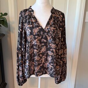 Evereve Black and Pale Pink Floral Blouse